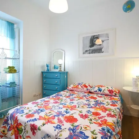 Apartment Cool In Center
